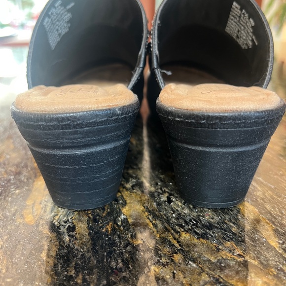 Croft and Barrow ortho clogs size 7.5 - Picture 5 of 5